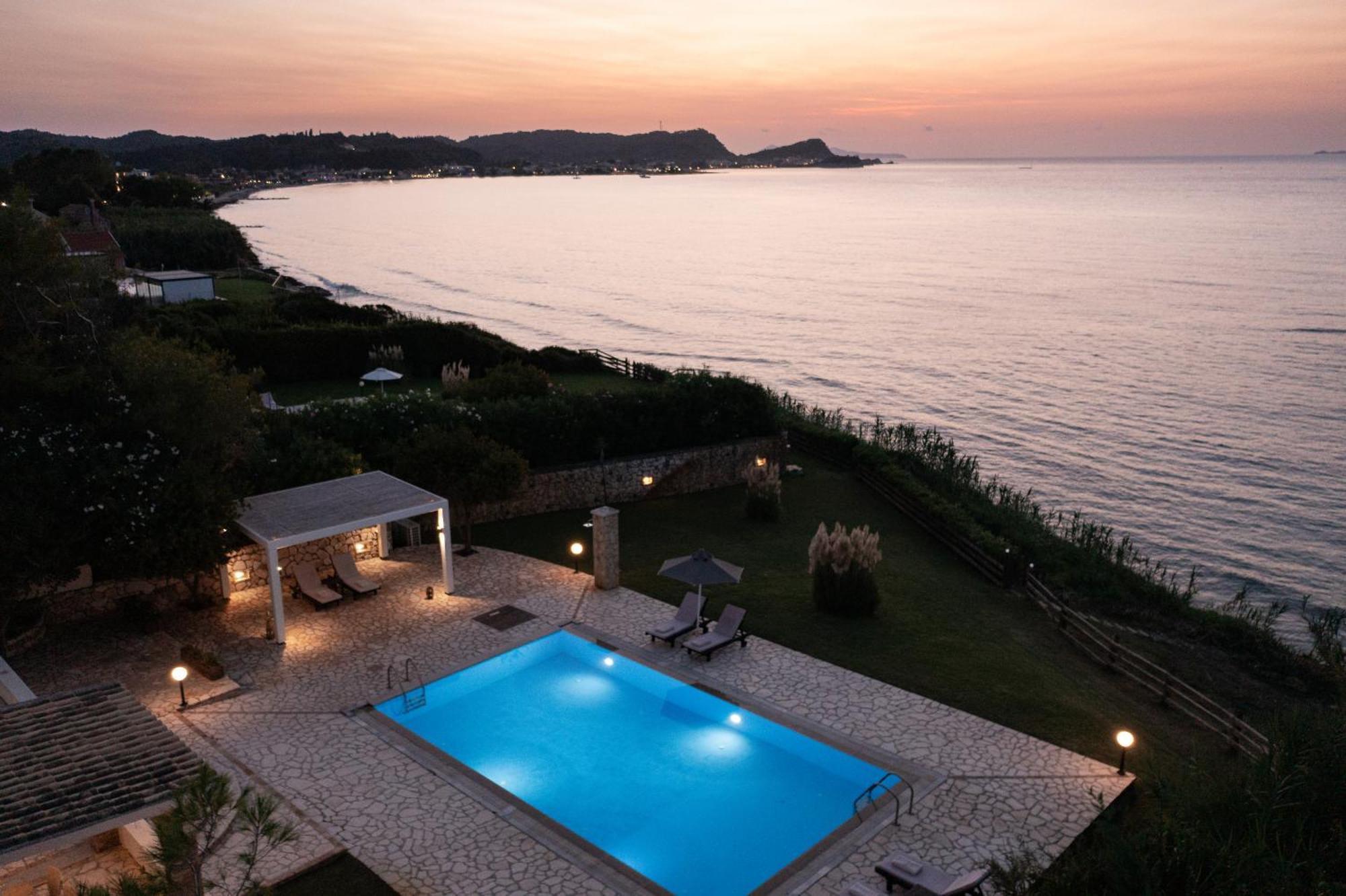 Villa Beachfront Dionysos - With Private Sidárion