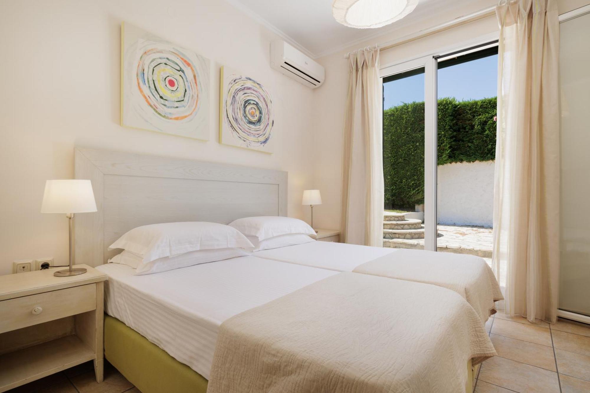 Beachfront Dionysos - With Private * Sidárion